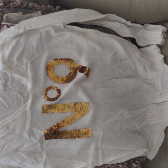 WILD FOX ANGORA SWEATER - Picture 3 of 3